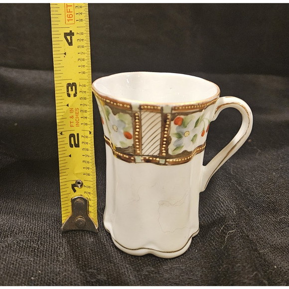 Vintage Nippon Demitasse Cups (3) and Saucers Porcelain w/ Gold Accents - Picture 5 of 11